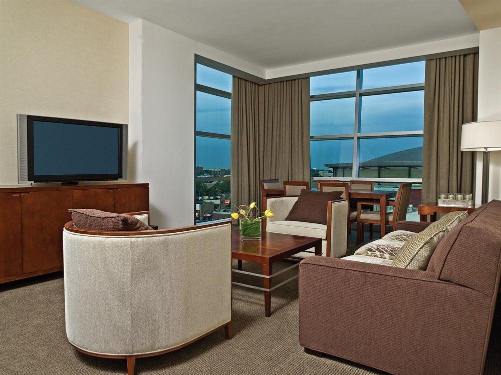 Отель The Westin Memphis Beale Street Номер фото