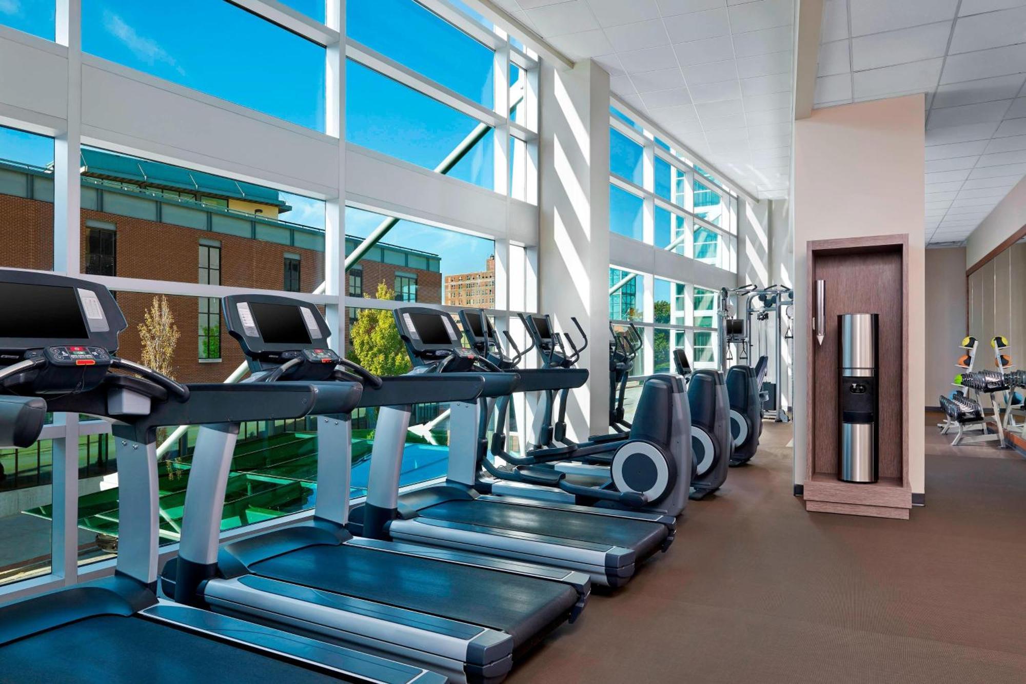 Отель The Westin Memphis Beale Street Экстерьер фото